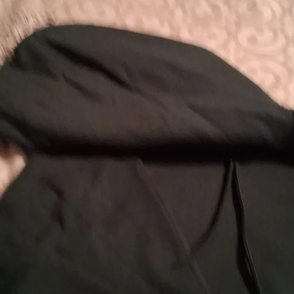 R+L Carriers Size XL, Dark Green Sweatshirt With Hoodie. New - Picture 6 of 9